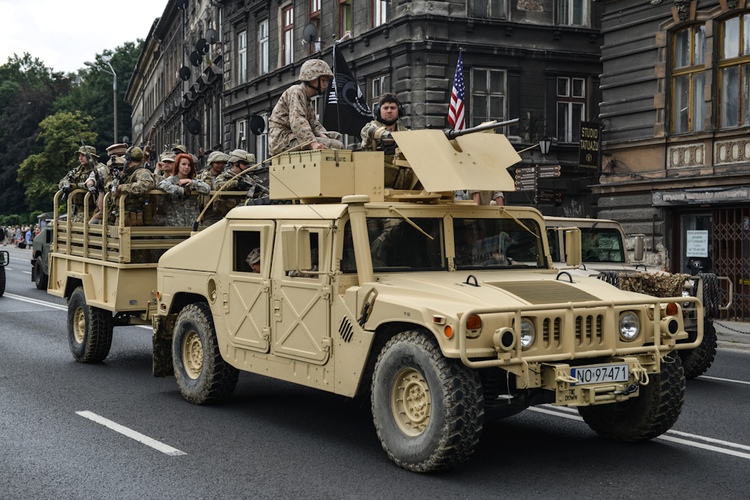 Operacja Południe 2013, Humvee