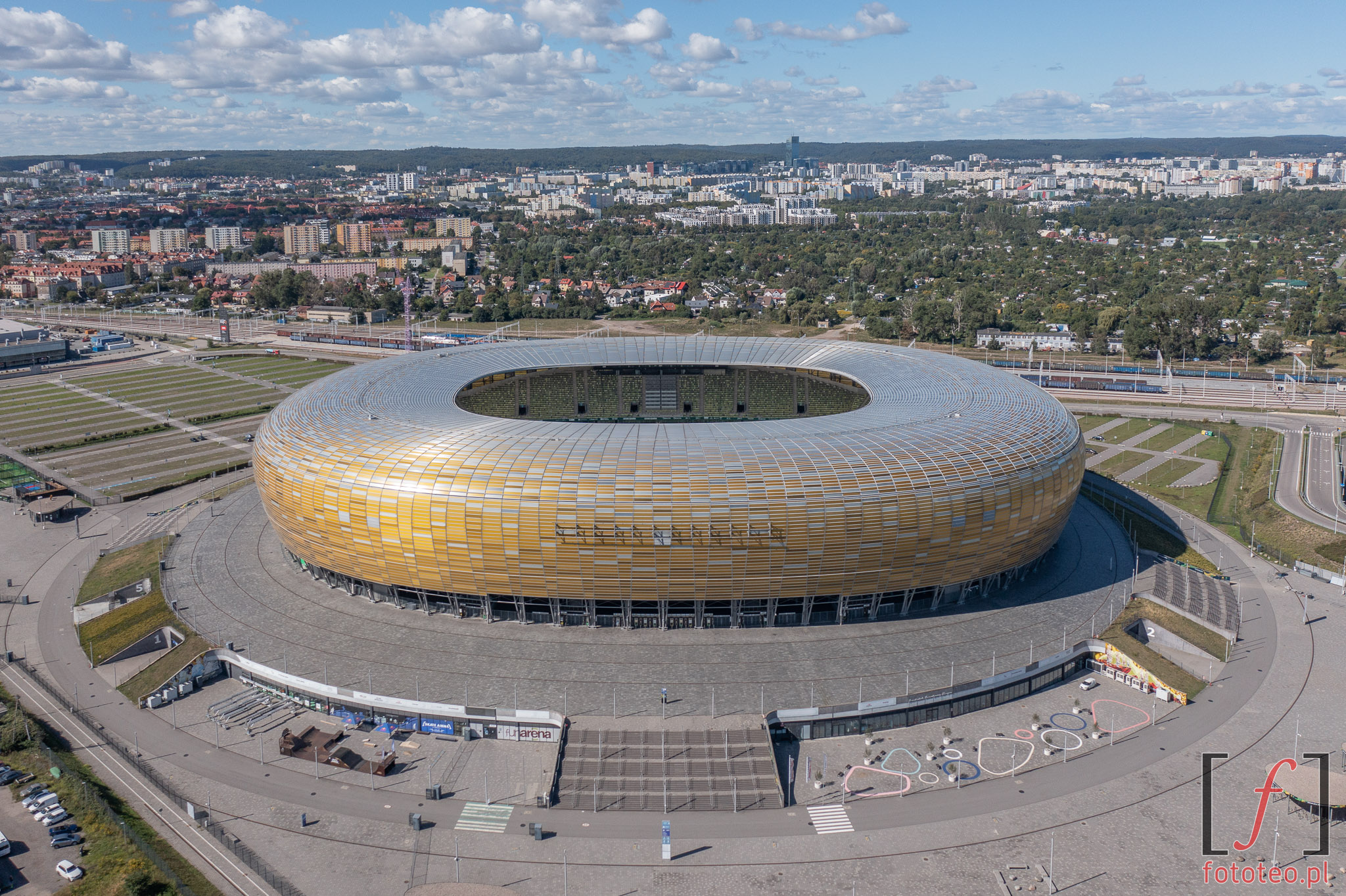 Fotografia architektury i nieruchomości z drona: Arena Gdańsk