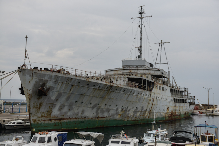 Croatia - old ship in Rijeka port / Chorwacja - stary statek w porcie, Rijeka