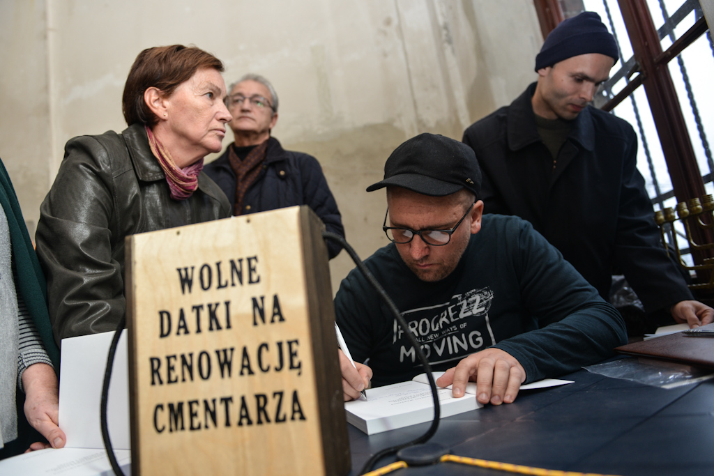 Zwiedzanie starego cmentarza żydowskiego w Bielsku-Białej, 03.11.2013