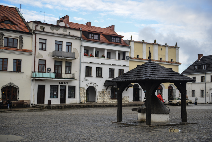 Kazimierz Dolny nad Wisłą, studnia na Rynku