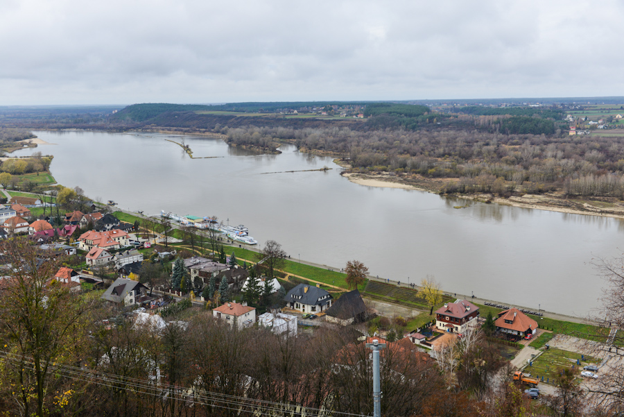 Kazimierz Dolny nad Wisłą, widok na rzekę spod Baszty