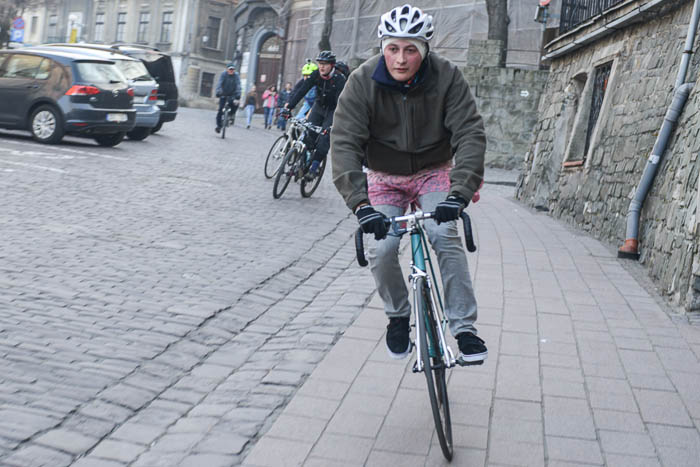 Rowerzyści na starym mieście w Bielsku